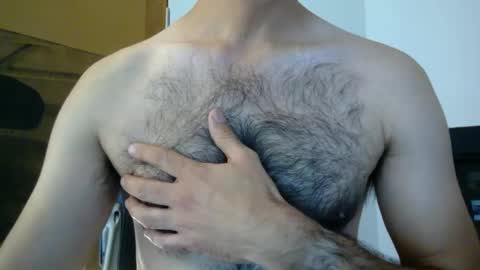 Snapshot of fitfriendlyandhairy chatting on 01/09/25, 06:15 fitfriendlyandhairy online show from 01/09/25, 06:15