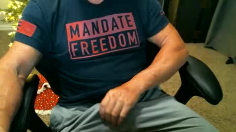 fitguy40 online show from 12/18/25, 03:56