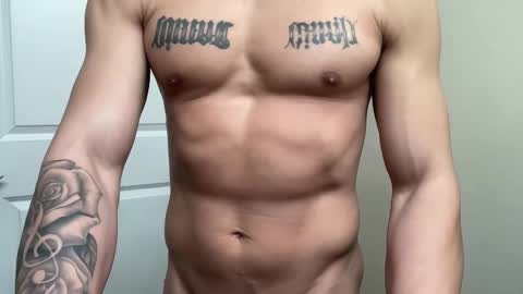 Snapshot of fithornyandtatted chatting on 01/16/25, 01:47 fithornyandtatted online show from 01/16/25, 01:47