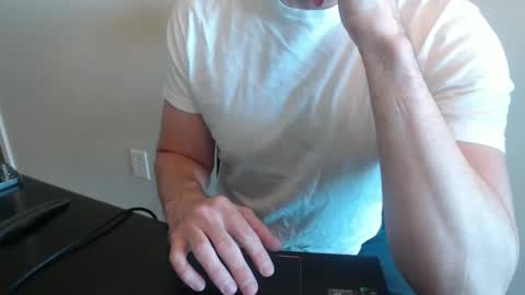 Snapshot of fithubby80 chatting on 11/05/25, 03:23 fithubby80 online show from 11/05/25, 03:23