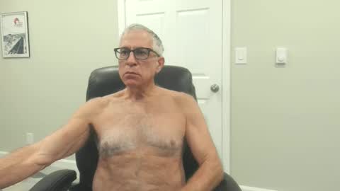 Snapshot of fitman999 chatting on 11/29/25, 03:20 Jon online show from 11/29/25, 03:20