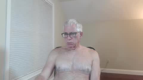Snapshot of fitman999 chatting on 05/28/26, 12:08 Jon online show from 05/28/26, 12:08