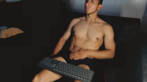 Snapshot of fitnescalientes chatting on 01/10/25, 02:35 fitnescalientes online show from 01/10/25, 02:35