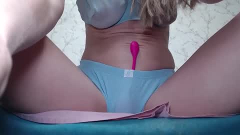 Snapshot of fitnesmilf chatting on 09/09/25, 02:00 xFitnessGirl online show from 09/09/25, 02:00