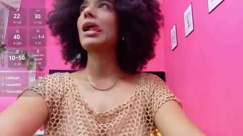 Snapshot of fitsexxyebony chatting on 02/12/26, 08:04 Violetta online show from 02/12/26, 08:04