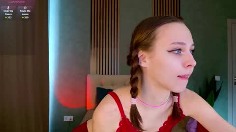 im Linda please give me thumbs up online show from 03/30/26, 04:02