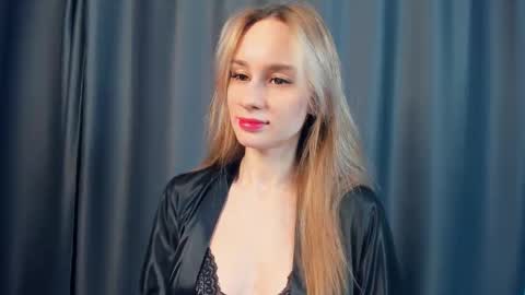 Snapshot of fizana chatting on 01/14/26, 02:39 Kira online show from 01/14/26, 02:39