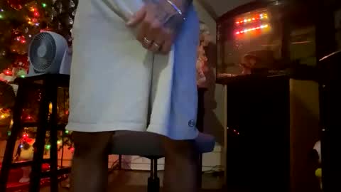 Snapshot of flacobule chatting on 12/23/25, 01:36 FlacoBule online show from 12/23/25, 01:36