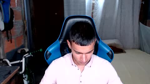 Snapshot of flacolatind chatting on 09/19/25, 07:25 FLACO online show from 09/19/25, 07:25