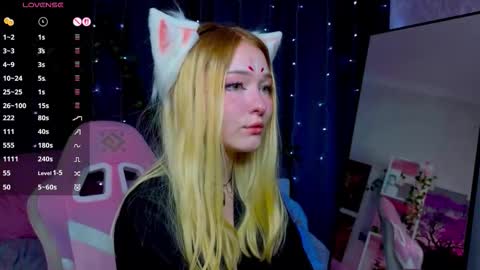 Sophie online show from 09/15/25, 04:01