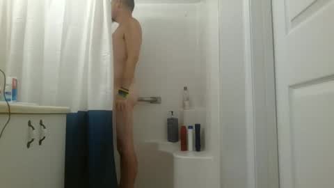 Snapshot of flboyz chatting on 09/28/25, 05:51 The Rain-Bro online show from 09/28/25, 05:51