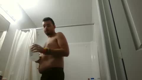 Snapshot of flboyz chatting on 10/11/25, 05:33 The Rain-Bro online show from 10/11/25, 05:33