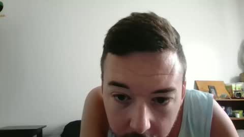 Snapshot of flboyz chatting on 10/20/25, 02:39 The Rain-Bro online show from 10/20/25, 02:39