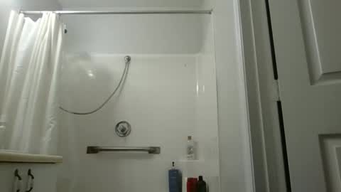 Snapshot of flboyz chatting on 11/03/25, 11:55 The Rain-Bro online show from 11/03/25, 11:55