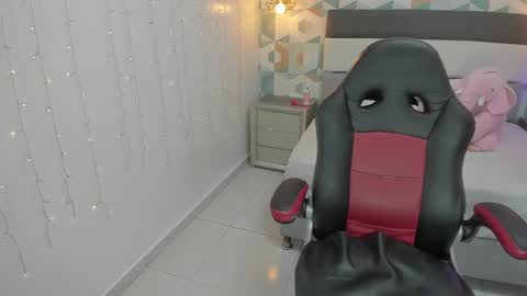 Snapshot of fleurgreco chatting on 01/29/25, 07:11 FLEUR online show from 01/29/25, 07:11