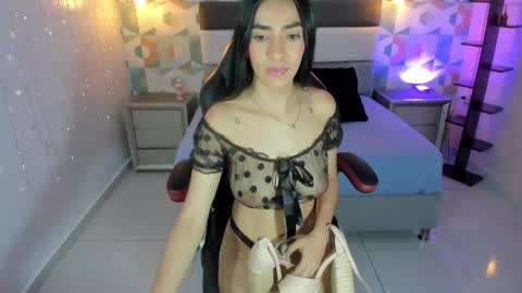 Snapshot of fleurgreco chatting on 02/03/25, 07:10 FLEUR online show from 02/03/25, 07:10