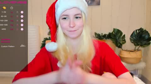 Snapshot of fleximona chatting on 12/21/24, 09:33 FlexiMona online show from 12/21/24, 09:33