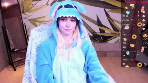 FlexiMona online show from 02/15/26, 10:17