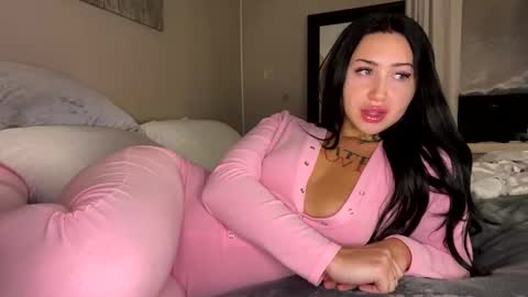 Snapshot of flexyroxxxy chatting on 01/24/25, 10:43 Roxy online show from 01/24/25, 10:43