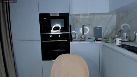 Emely  online show from 09/11/25, 06:30