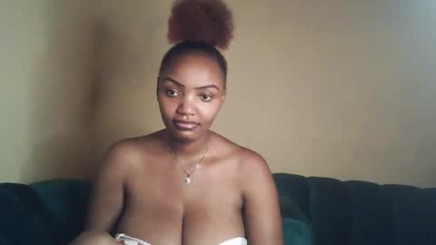 Snapshot of flirtymimie chatting on 11/17/25, 01:39 flirtymimie online show from 11/17/25, 01:39