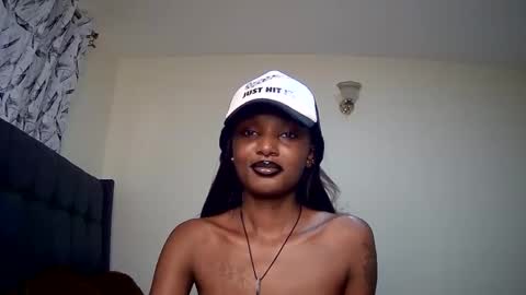 Snapshot of flirtyy_sheery chatting on 01/05/25, 01:04 sheery online show from 01/05/25, 01:04