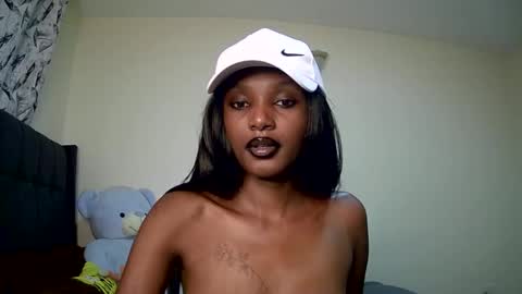 Snapshot of flirtyy_sheery chatting on 01/17/25, 03:12 sheery online show from 01/17/25, 03:12