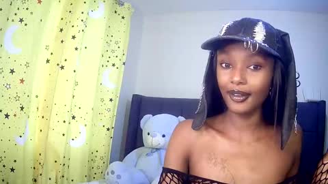 Snapshot of flirtyy_sheery chatting on 09/30/25, 12:21 sheery online show from 09/30/25, 12:21