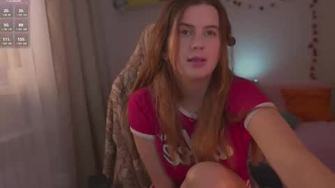 Snapshot of flonodo chatting on 11/16/25, 12:11 Eliza online show from 11/16/25, 12:11