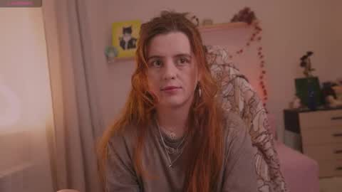 Snapshot of flonodo chatting on 11/28/25, 01:36 Eliza online show from 11/28/25, 01:36