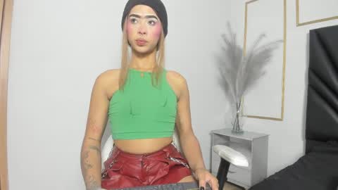 Snapshot of flor_pink chatting on 06/09/26, 04:57 Flor online show from 06/09/26, 04:57