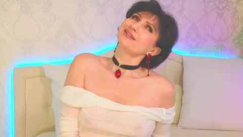 Snapshot of flor_vi chatting on 12/07/24, 11:07 Victoria create your account through my link  online show from 12/07/24, 11:07