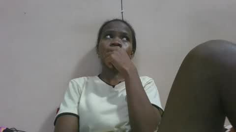 flora48230522373 online show from 05/26/26, 02:46