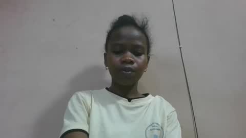 Snapshot of flora48230522373 chatting on 06/04/26, 03:01 flora48230522373 online show from 06/04/26, 03:01
