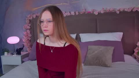 Snapshot of floralarsson chatting on 05/21/26, 03:35 hey there guys im Flora no not the one from WInx. But I love magical stuff and especially I love nature. I dont know I thin online show from 05/21/26, 03:35