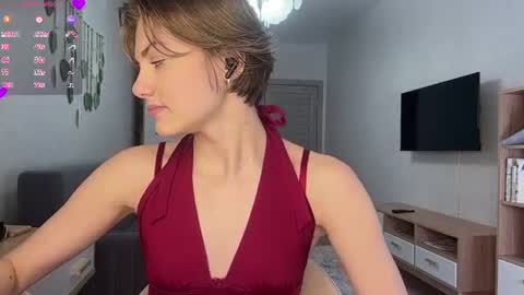Snapshot of florenceheatly chatting on 06/20/26, 11:35 Flora online show from 06/20/26, 11:35