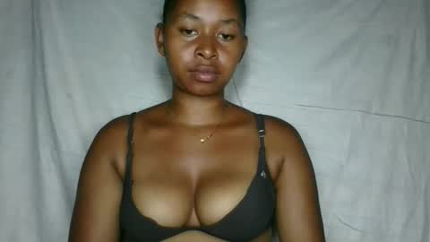 florencia011 online show from 11/22/25, 01:21