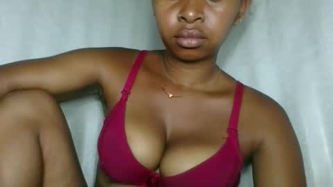 florencia011 online show from 12/03/25, 08:07