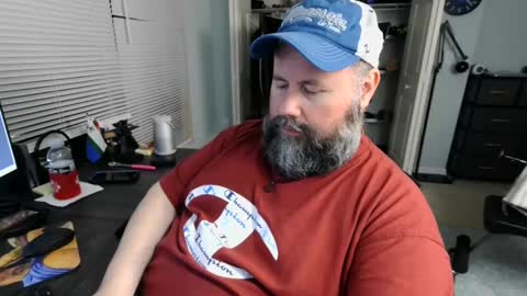 Snapshot of floridabearlive chatting on 09/28/25, 04:18 FloridaBearLive online show from 09/28/25, 04:18