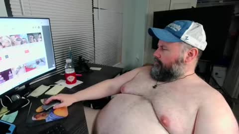 Snapshot of floridabearlive chatting on 11/20/25, 04:56 FloridaBearLive online show from 11/20/25, 04:56