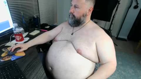 Snapshot of floridabearlive chatting on 11/23/25, 01:38 FloridaBearLive online show from 11/23/25, 01:38