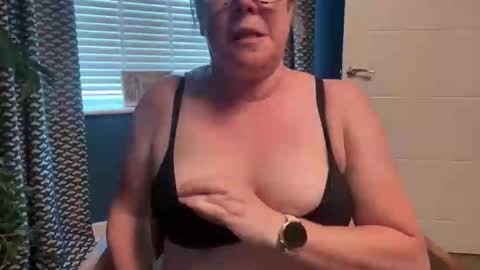 flossyishot online show from 05/27/26, 07:33