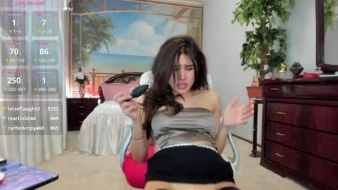 Nicole online show from 02/11/25, 12:05