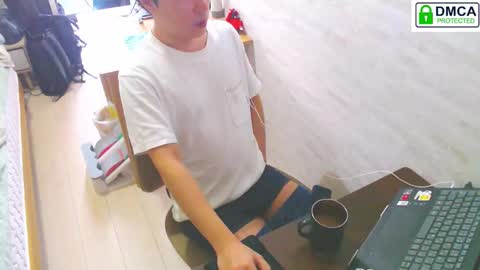 Snapshot of flowerbox chatting on 12/21/25, 04:30 flowerbox online show from 12/21/25, 04:30