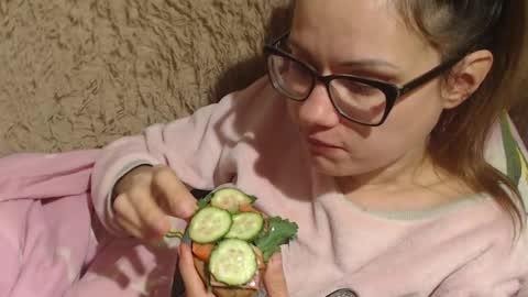 Snapshot of flowercandydoll chatting on 12/02/24, 12:30 say meow and send tip online show from 12/02/24, 12:30