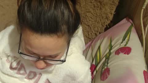 Snapshot of flowercandydoll chatting on 12/17/24, 01:16 say meow and send tip online show from 12/17/24, 01:16