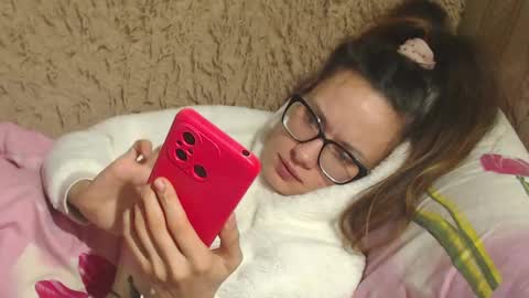 Snapshot of flowercandydoll chatting on 12/24/24, 10:39 say meow and send tip online show from 12/24/24, 10:39