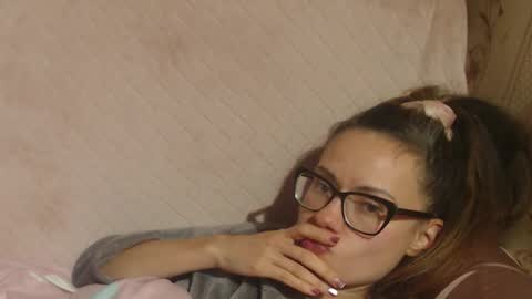 Snapshot of flowercandydoll chatting on 11/23/25, 06:52 say meow and send tip online show from 11/23/25, 06:52