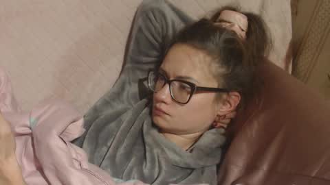 Snapshot of flowercandydoll chatting on 11/28/25, 12:46 say meow and send tip online show from 11/28/25, 12:46