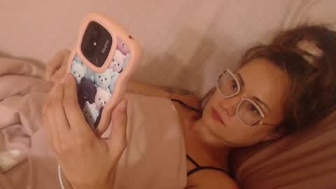 say meow and send tip  online show from 08/04/26, 09:28